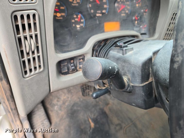 image for item ET5356 2008 International SF625 dump truck