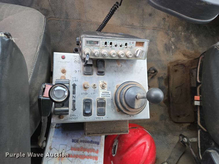 image for item ET5356 2008 International SF625 dump truck