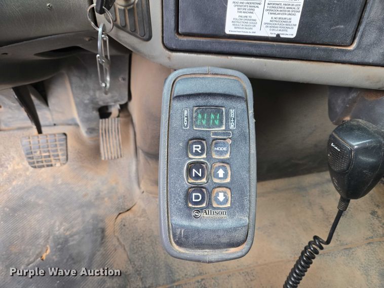 image for item ET5356 2008 International SF625 dump truck