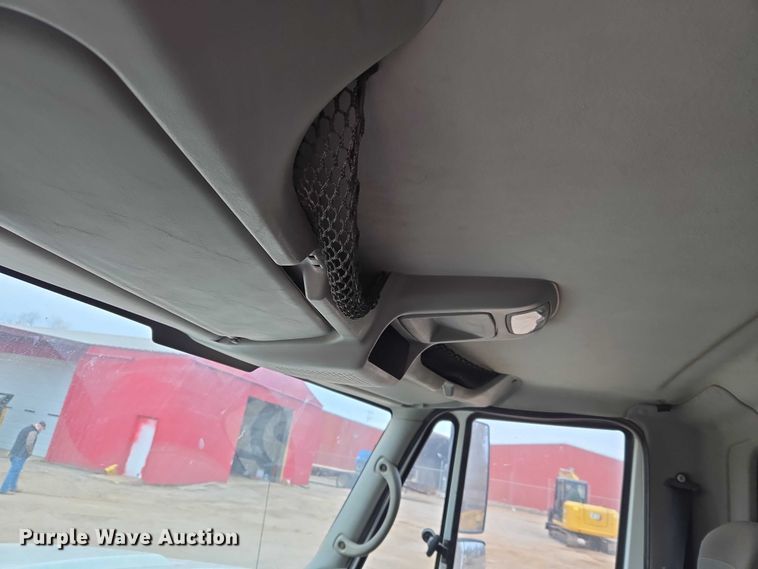 image for item ET5356 2008 International SF625 dump truck