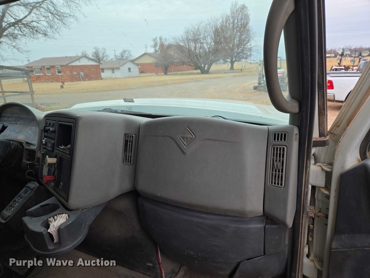 image for item ET5356 2008 International SF625 dump truck