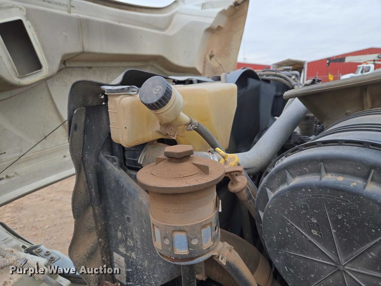 image for item ET5356 2008 International SF625 dump truck