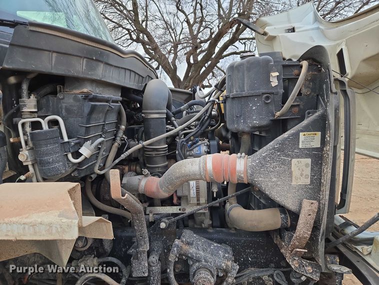 image for item ET5356 2008 International SF625 dump truck