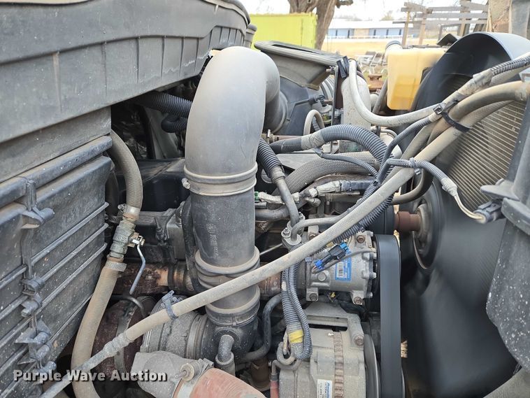 image for item ET5356 2008 International SF625 dump truck