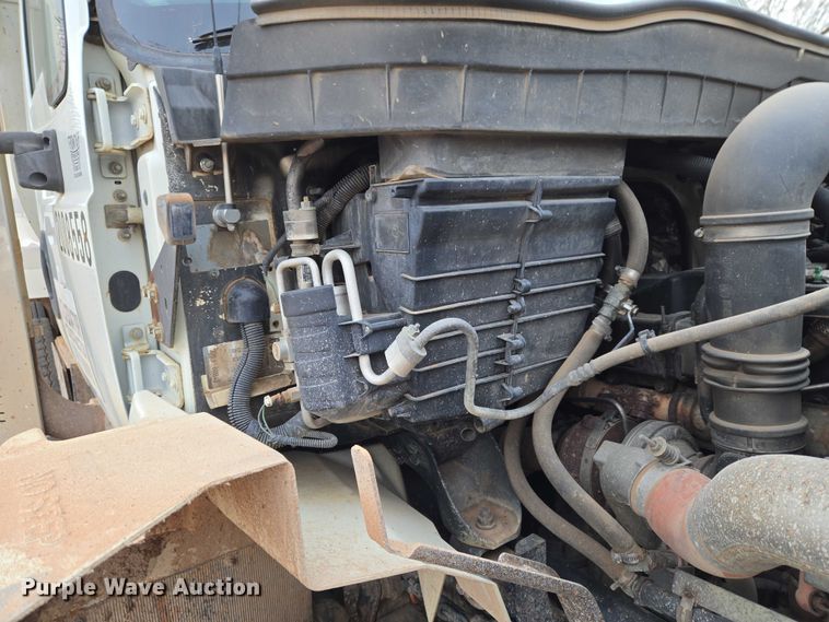 image for item ET5356 2008 International SF625 dump truck