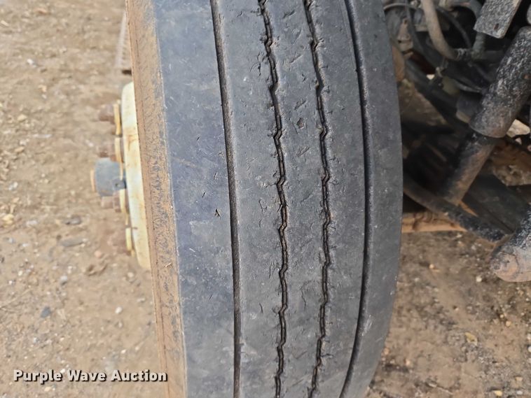 image for item ET5356 2008 International SF625 dump truck