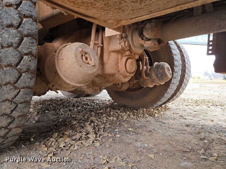 image for item ET5356 2008 International SF625 dump truck