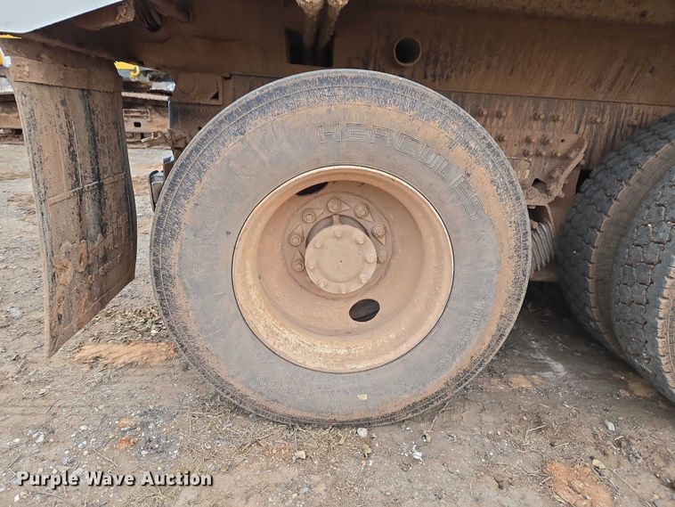 image for item ET5356 2008 International SF625 dump truck