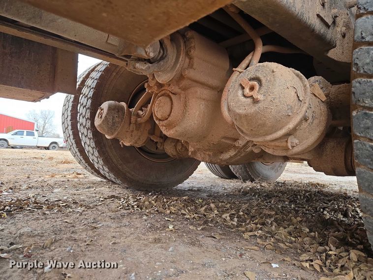 image for item ET5356 2008 International SF625 dump truck