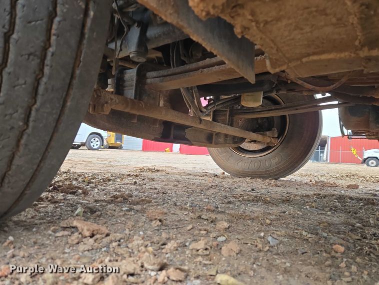 image for item ET5356 2008 International SF625 dump truck