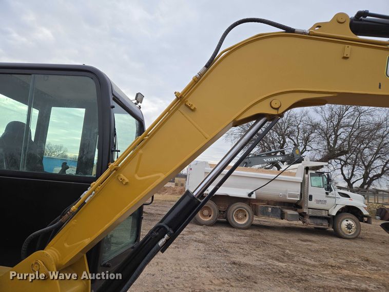 image for item ET5357 2014 Caterpillar 305.5E mini excavator