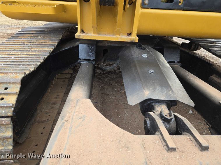 image for item ET5357 2014 Caterpillar 305.5E mini excavator