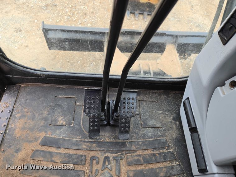 image for item ET5357 2014 Caterpillar 305.5E mini excavator