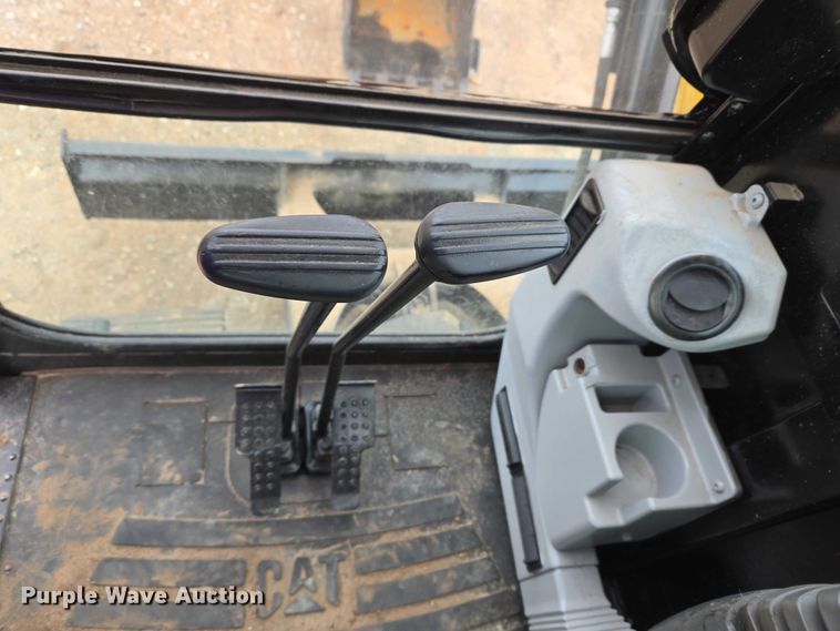 image for item ET5357 2014 Caterpillar 305.5E mini excavator