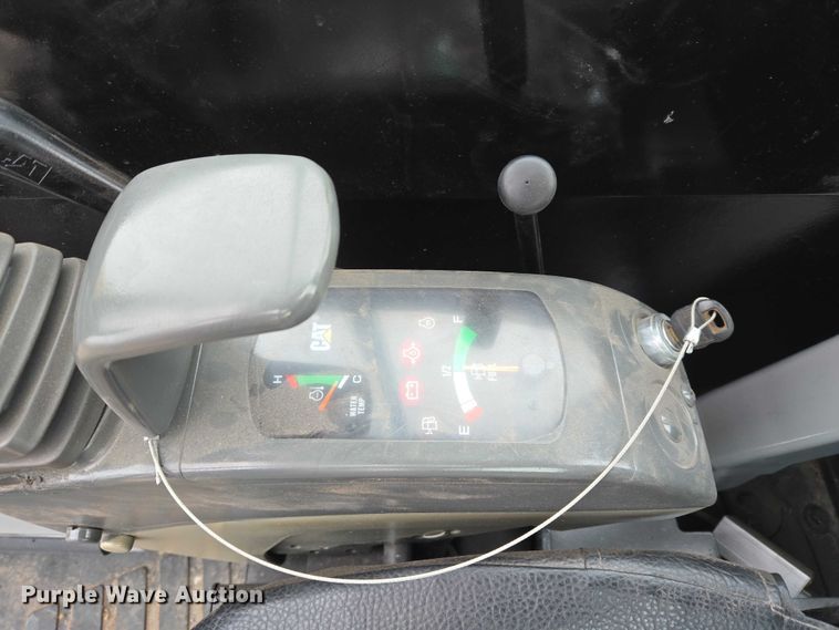 image for item ET5357 2014 Caterpillar 305.5E mini excavator