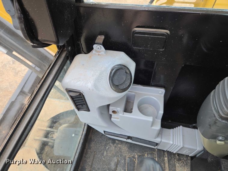 image for item ET5357 2014 Caterpillar 305.5E mini excavator