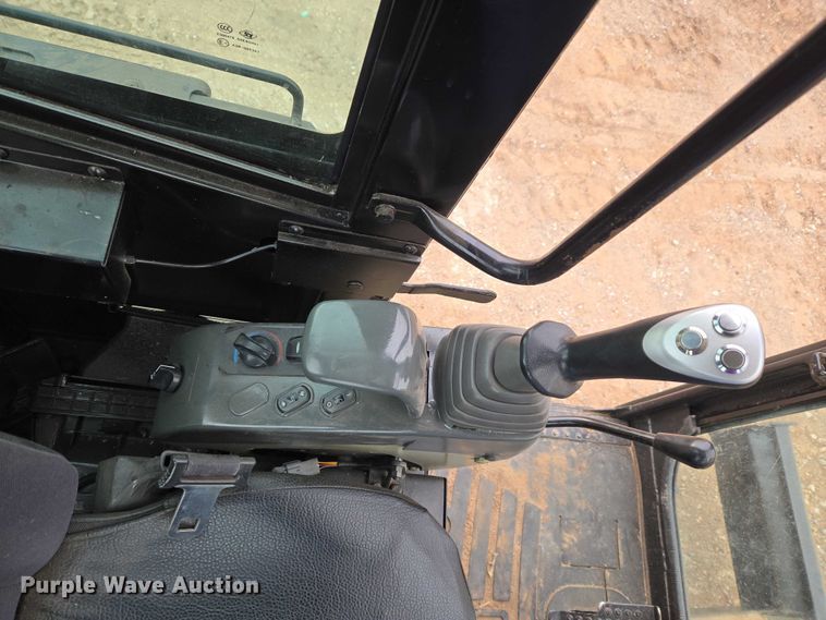 image for item ET5357 2014 Caterpillar 305.5E mini excavator