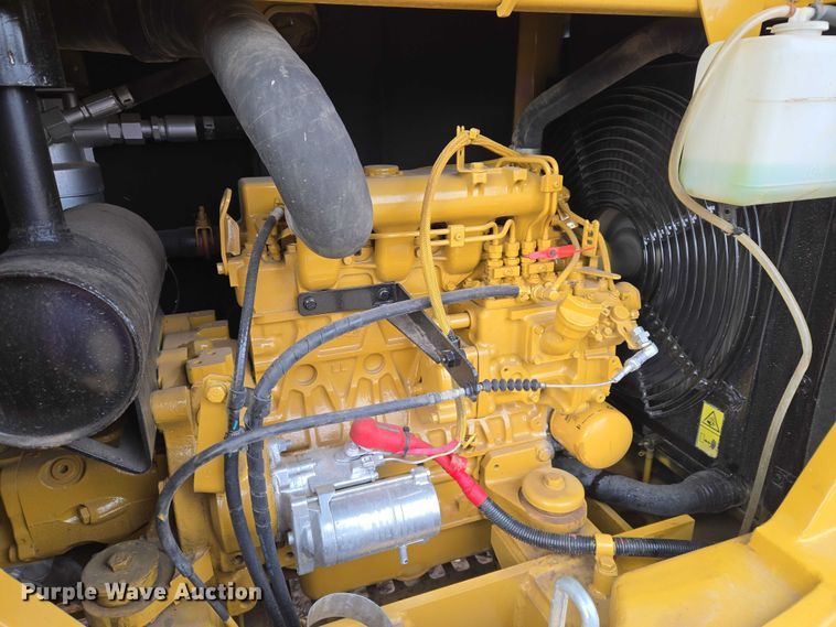 image for item ET5357 2014 Caterpillar 305.5E mini excavator