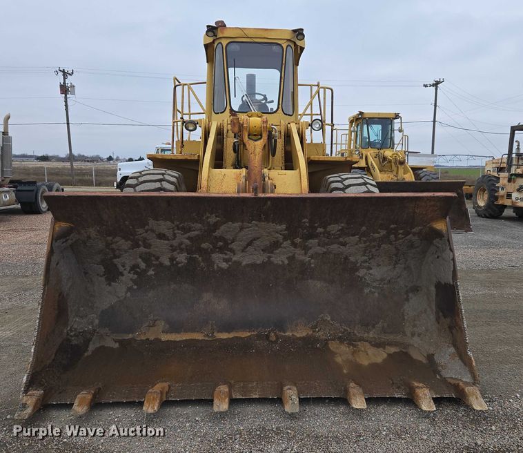 image for item ET5364 1982 Caterpillar 966D wheel loader