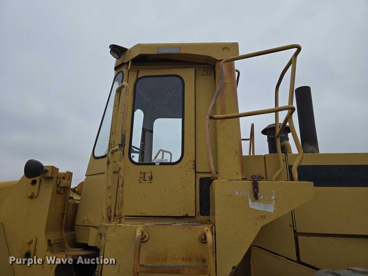 image for item ET5364 1982 Caterpillar 966D wheel loader