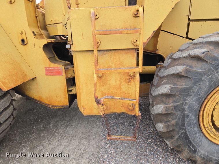 image for item ET5364 1982 Caterpillar 966D wheel loader