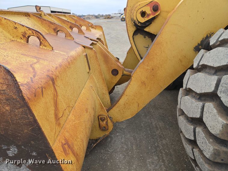 image for item ET5364 1982 Caterpillar 966D wheel loader