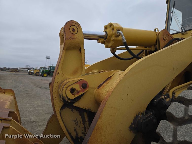 image for item ET5364 1982 Caterpillar 966D wheel loader