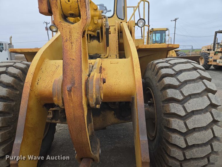 image for item ET5364 1982 Caterpillar 966D wheel loader
