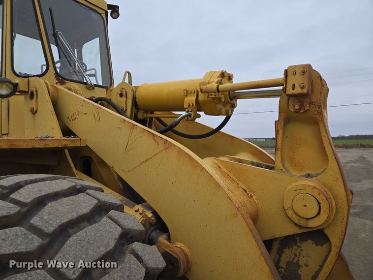 image for item ET5364 1982 Caterpillar 966D wheel loader