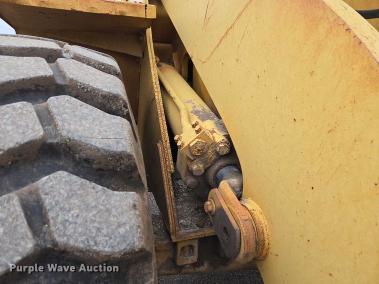 image for item ET5364 1982 Caterpillar 966D wheel loader