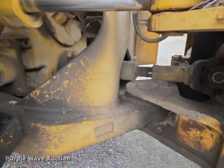 image for item ET5364 1982 Caterpillar 966D wheel loader