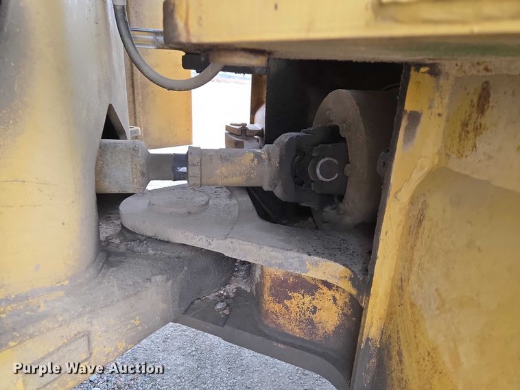 image for item ET5364 1982 Caterpillar 966D wheel loader