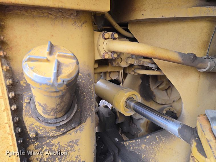 image for item ET5364 1982 Caterpillar 966D wheel loader
