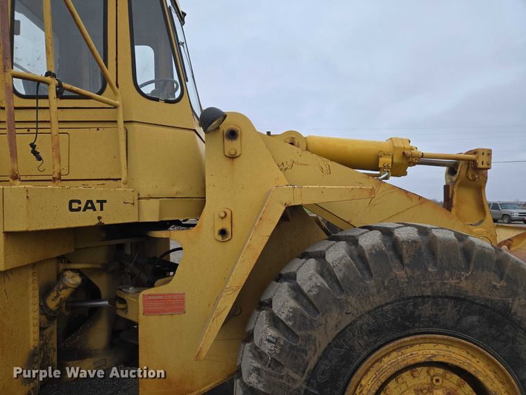 image for item ET5364 1982 Caterpillar 966D wheel loader