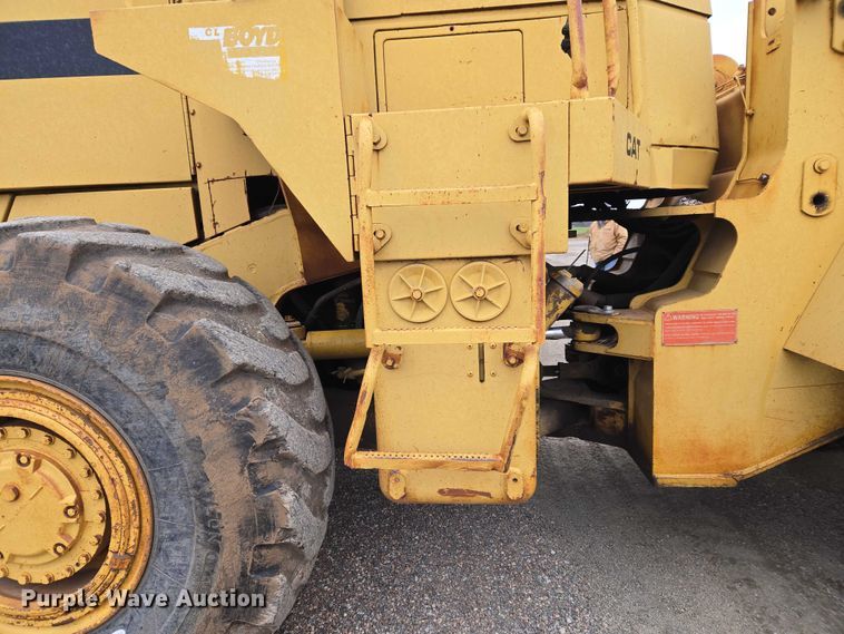 image for item ET5364 1982 Caterpillar 966D wheel loader