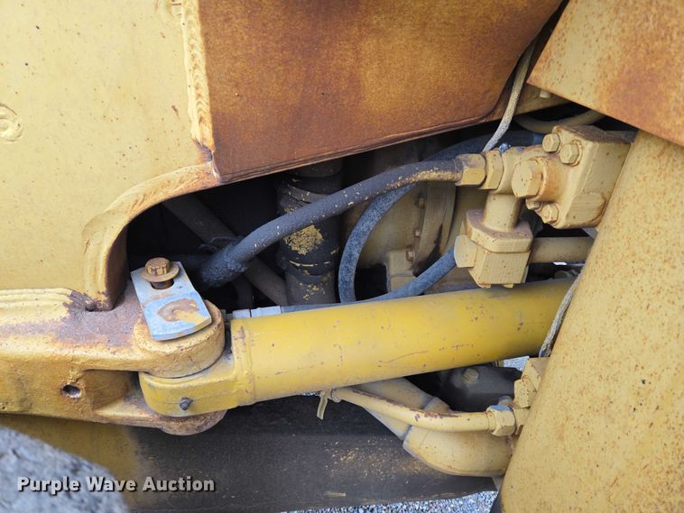 image for item ET5364 1982 Caterpillar 966D wheel loader