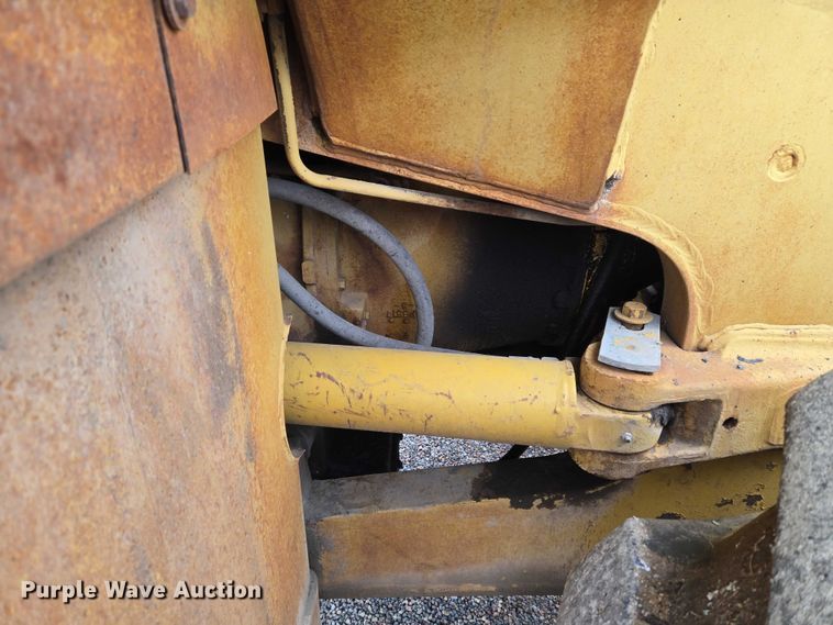 image for item ET5364 1982 Caterpillar 966D wheel loader