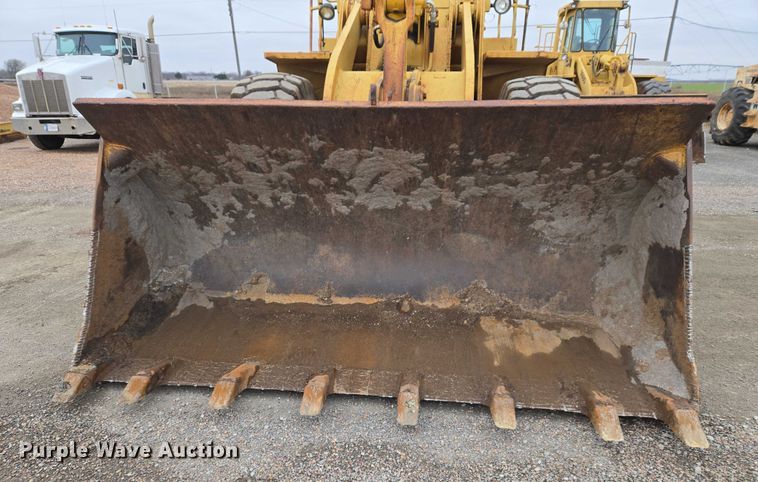 image for item ET5364 1982 Caterpillar 966D wheel loader