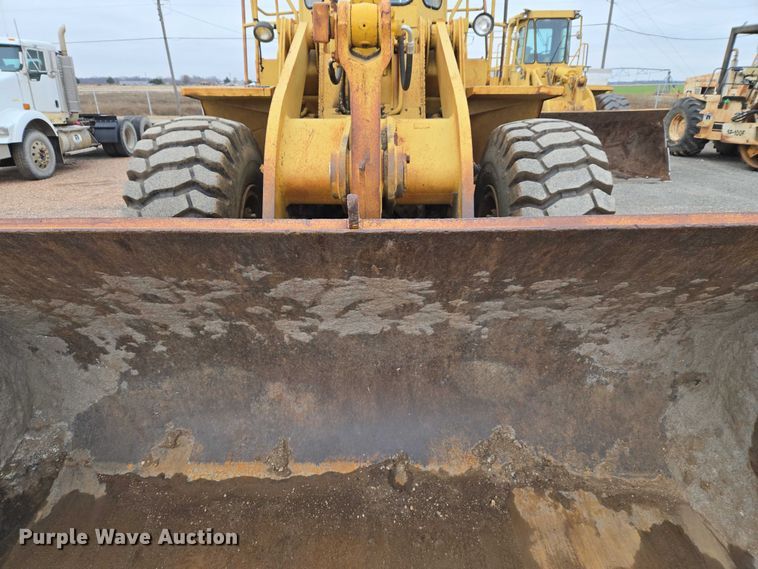 image for item ET5364 1982 Caterpillar 966D wheel loader