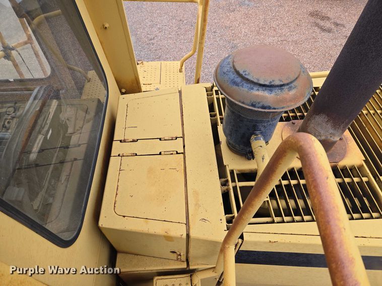 image for item ET5364 1982 Caterpillar 966D wheel loader