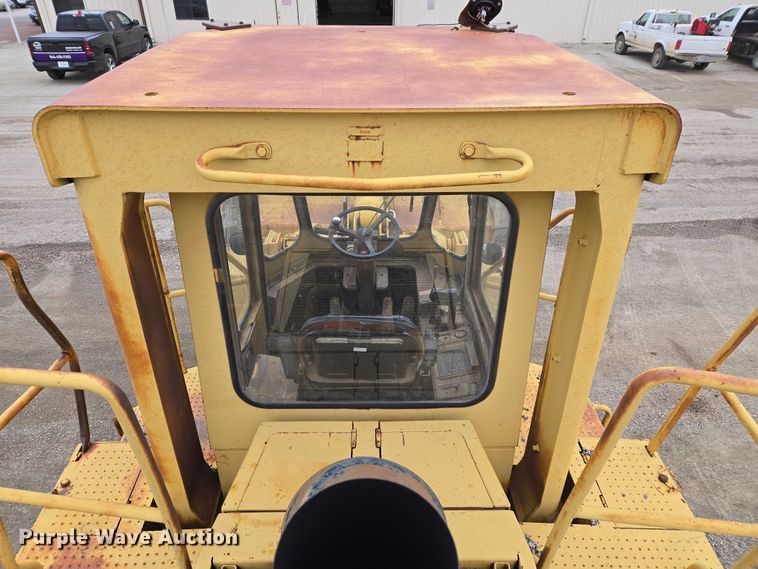 image for item ET5364 1982 Caterpillar 966D wheel loader