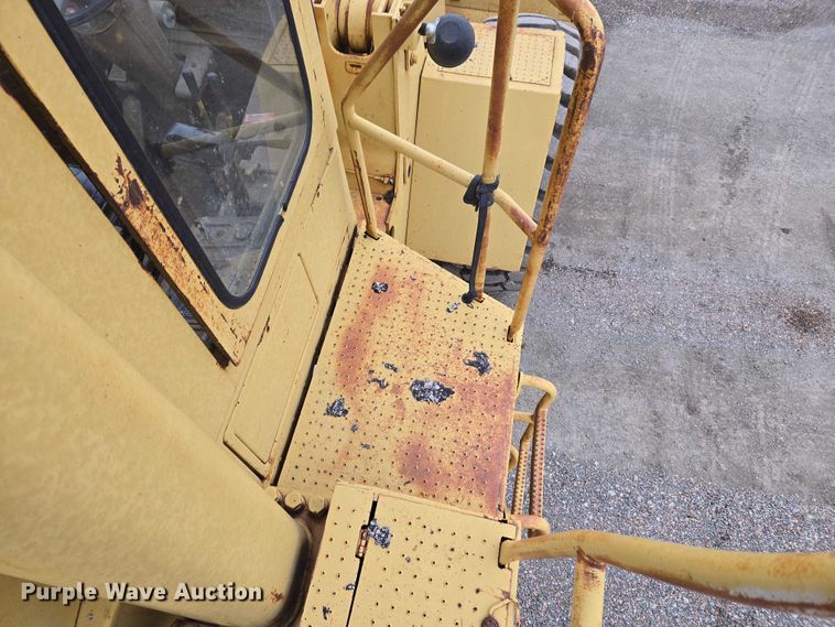 image for item ET5364 1982 Caterpillar 966D wheel loader