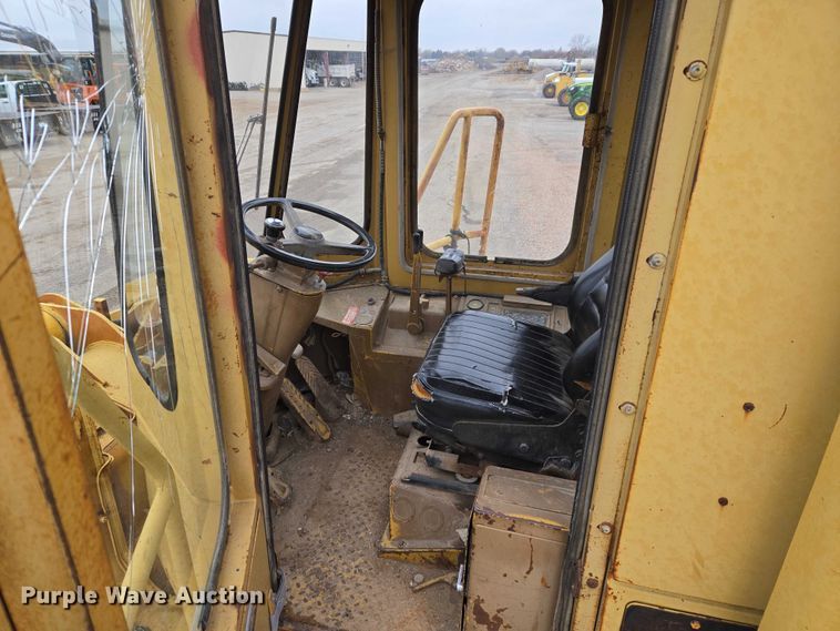 image for item ET5364 1982 Caterpillar 966D wheel loader