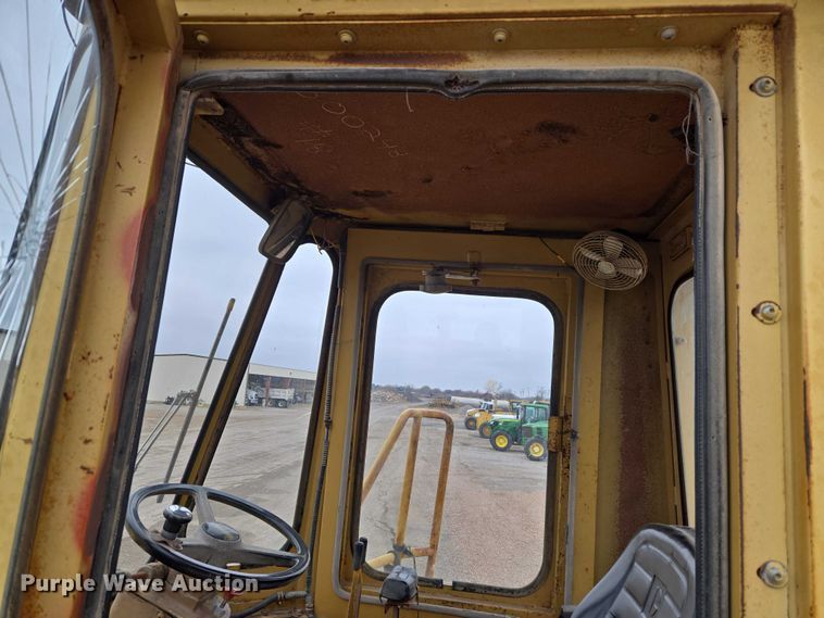 image for item ET5364 1982 Caterpillar 966D wheel loader