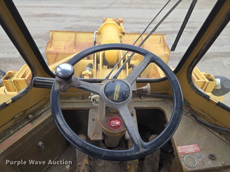 image for item ET5364 1982 Caterpillar 966D wheel loader