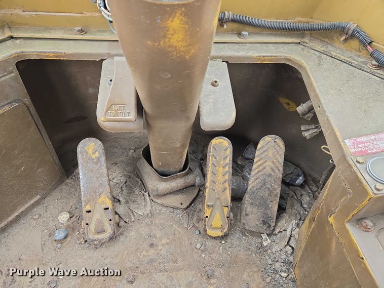 image for item ET5364 1982 Caterpillar 966D wheel loader