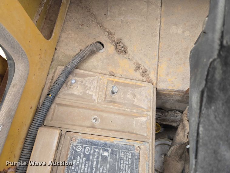 image for item ET5364 1982 Caterpillar 966D wheel loader