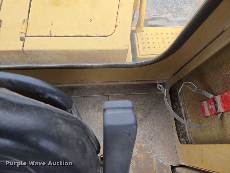 image for item ET5364 1982 Caterpillar 966D wheel loader