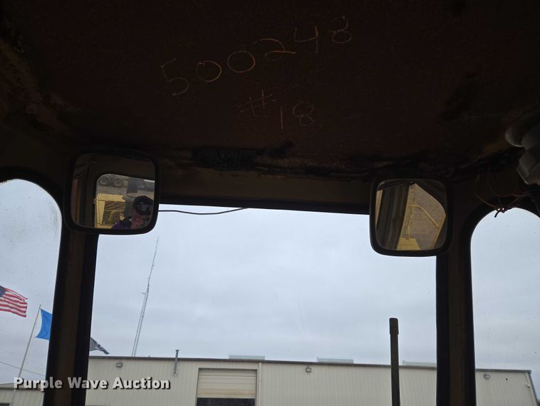 image for item ET5364 1982 Caterpillar 966D wheel loader