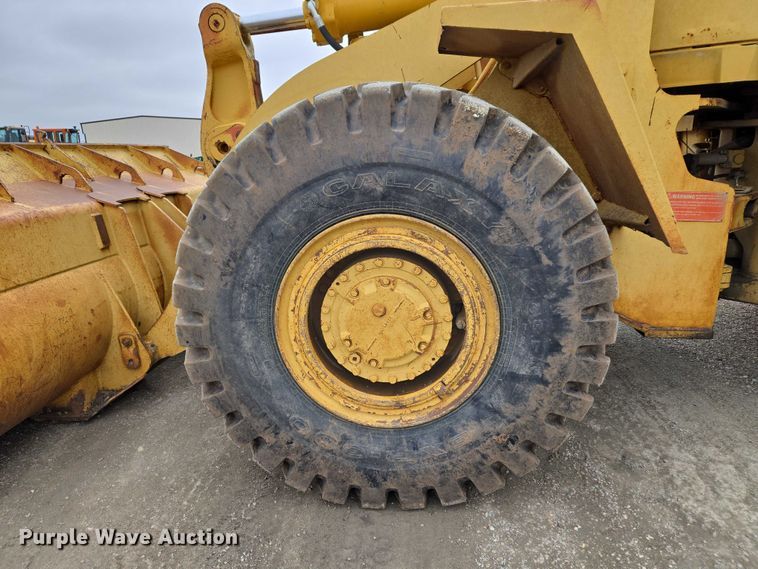 image for item ET5364 1982 Caterpillar 966D wheel loader